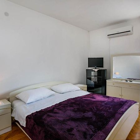 Apartments Mate Balote 54 クルク エクステリア 写真