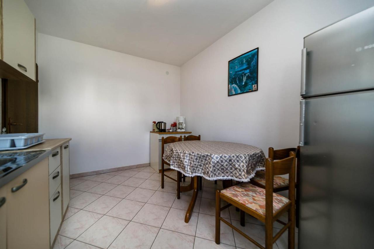 Apartments Mate Balote 54 クルク エクステリア 写真