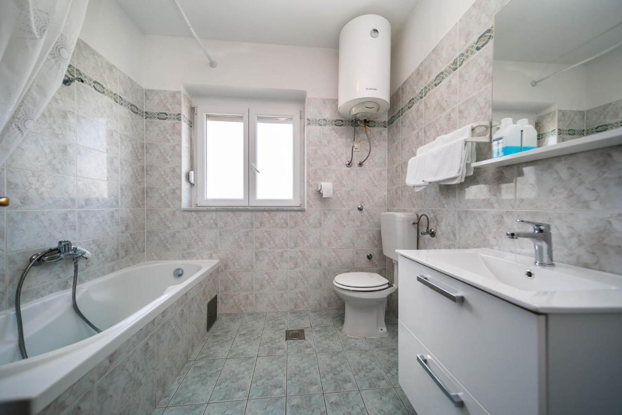 Apartments Mate Balote 54 クルク エクステリア 写真
